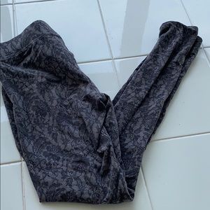 American Eagle Mock Floral Lace Leggings XS